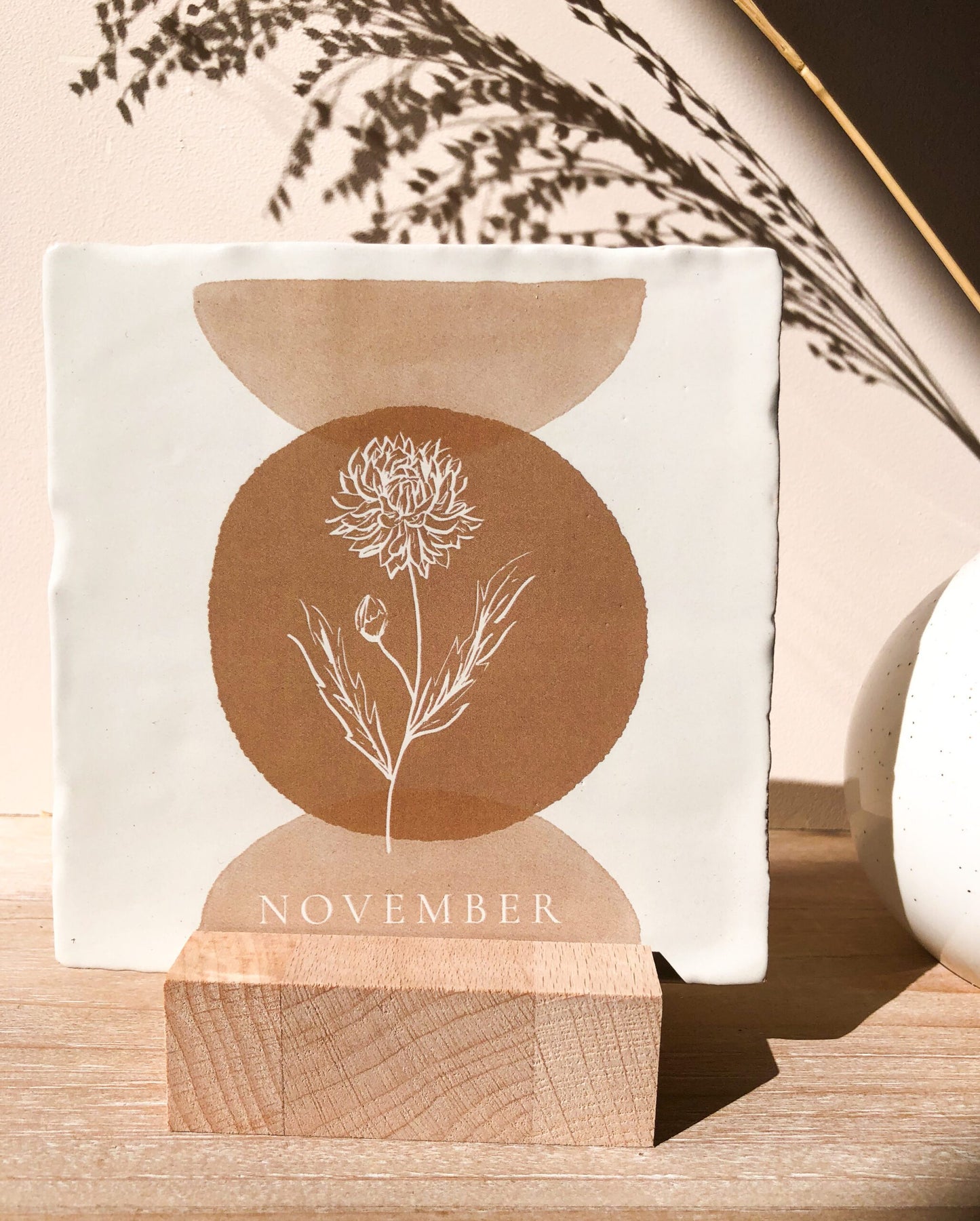 geboortebloem, tegeltje, geboortetegeltje, chrysant, storytile